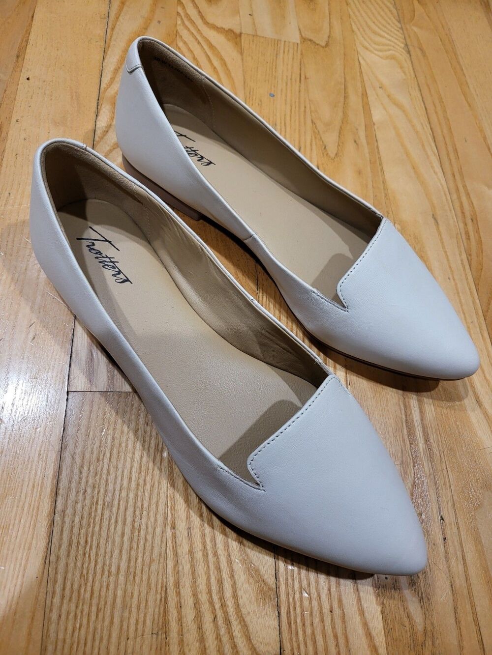 Trotters Harlowe Flats Women’s Size 10 W Off White Pointed Toe Ballet Shoes NEW